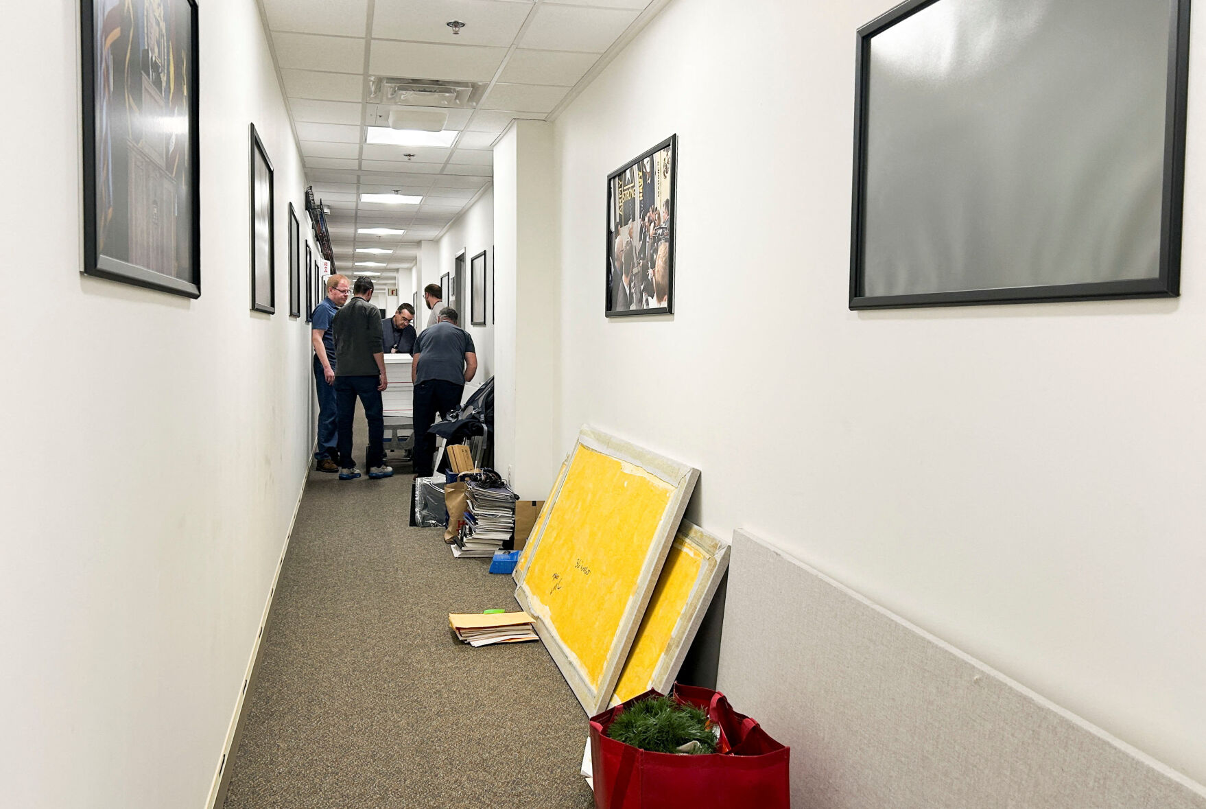 Journalists turn in access badges, exit Pentagon rather than agree to new reporting rules